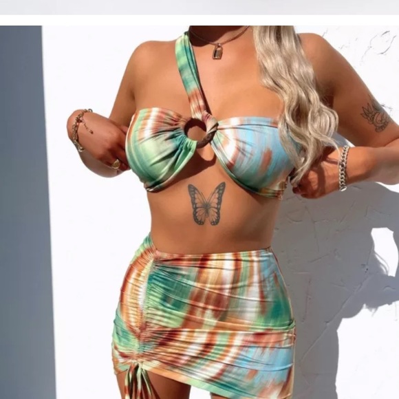 Beautiful swimming suit - Picture 10 of 10